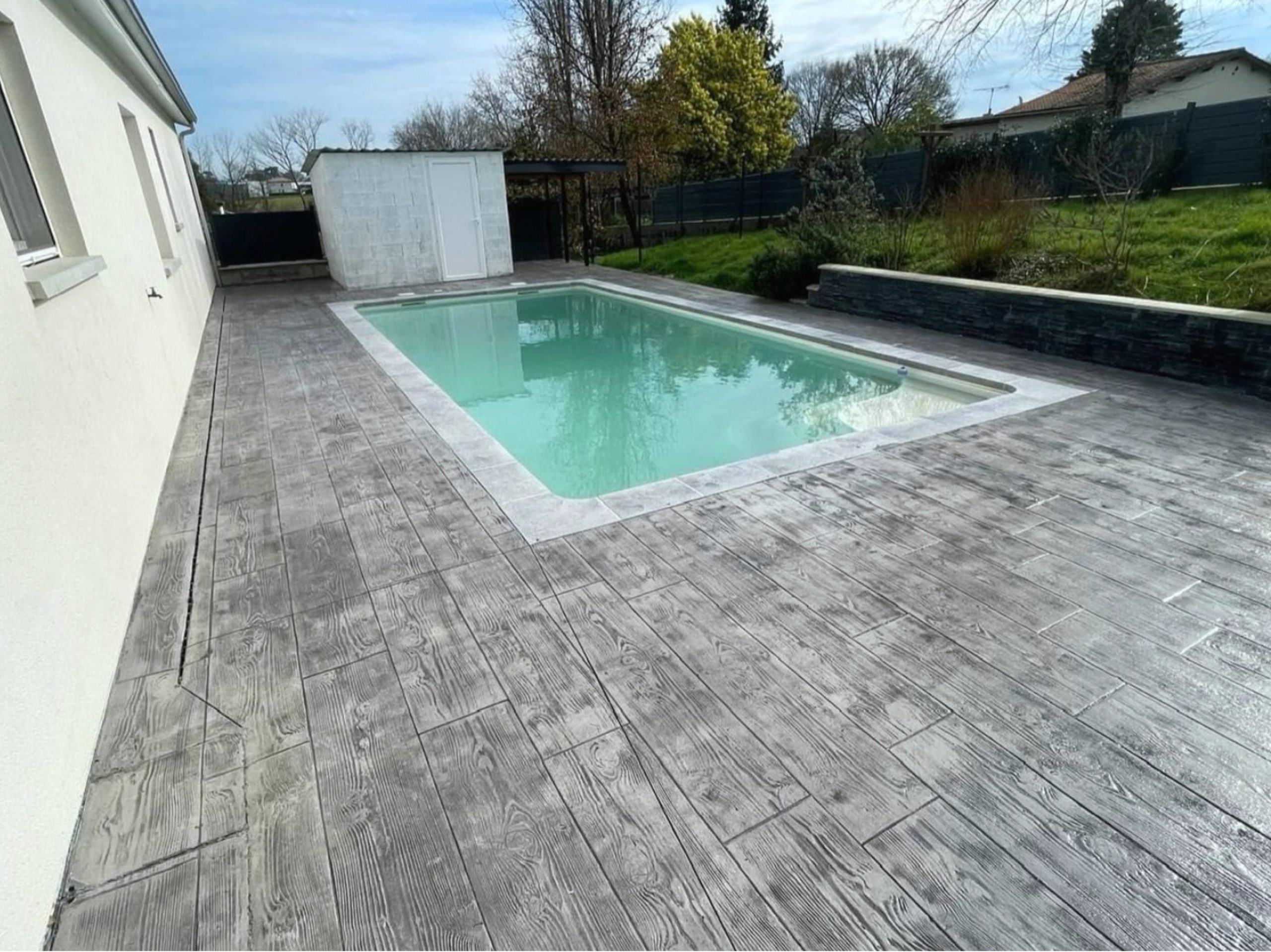 Cour pavée en béton imprimé décoratif à Perpignan