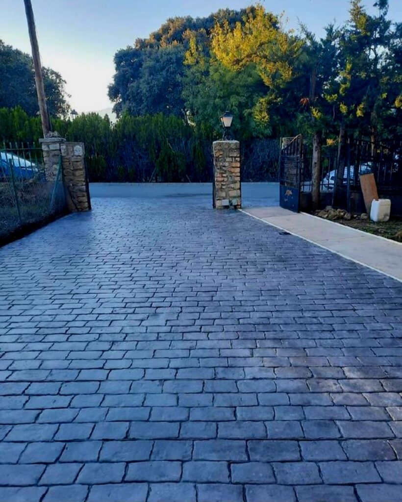 Béton imprimé Nîmes Gard - allée et cour